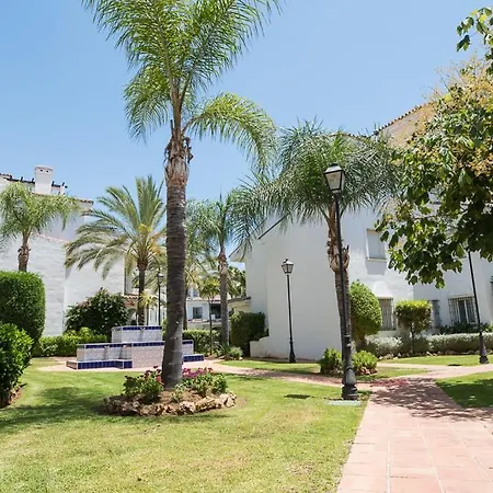 Los Naranjos Rooftop Apartment Marbella